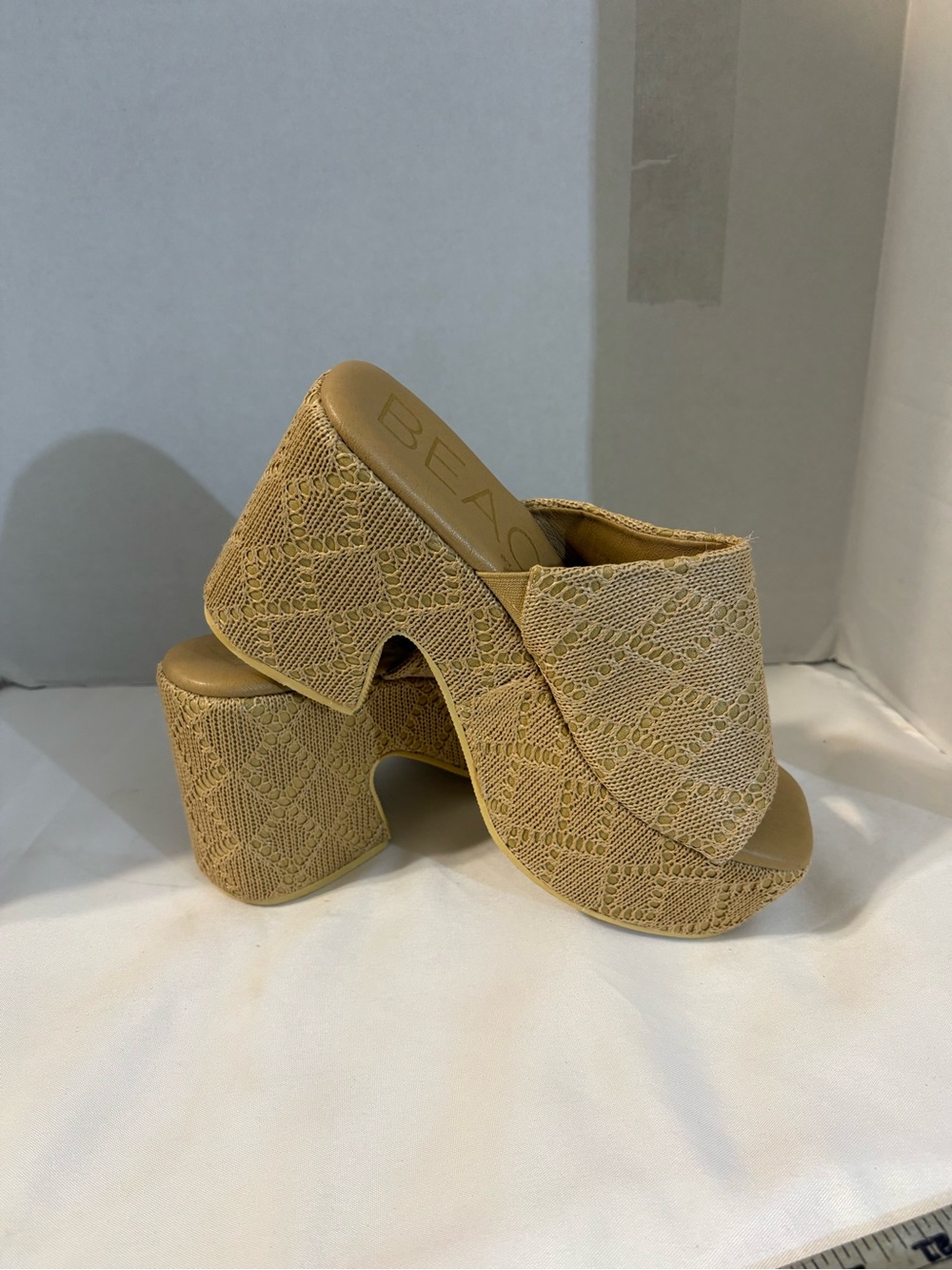 Beach by Matisse platform heel sandals camel chunky block heel women’s size 9M